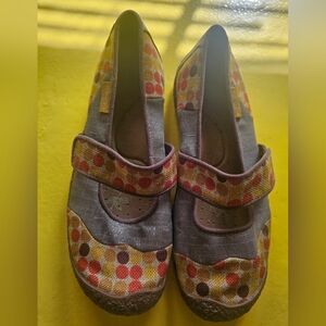 Keen Harvest Mary Jane Shoes Slip On Flats Polka Dot Yellow Orange Womens Sz 9